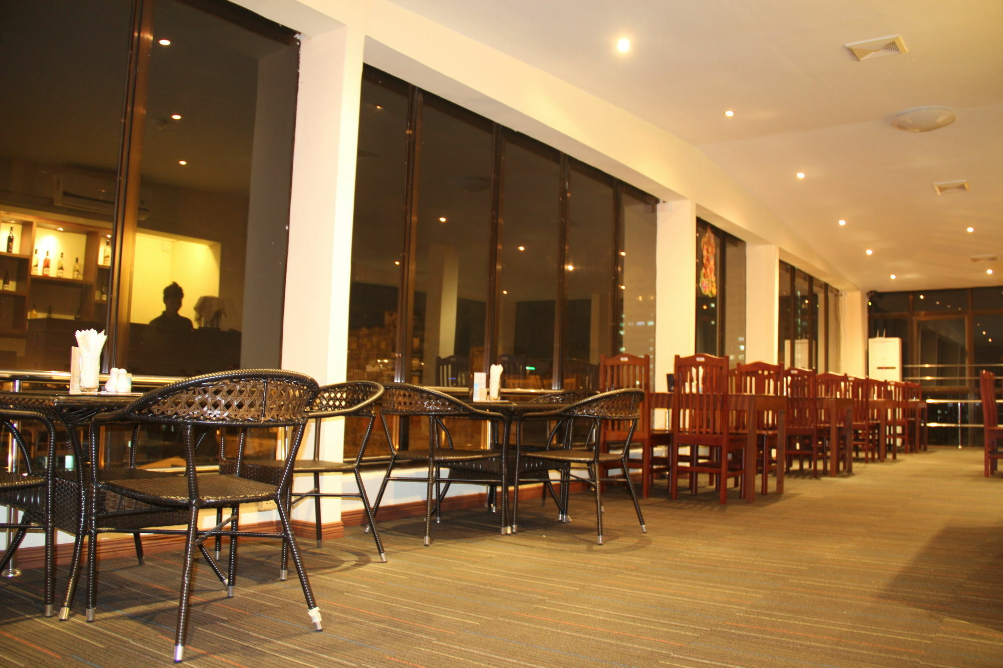 New Yangon Hotel Extérieur photo